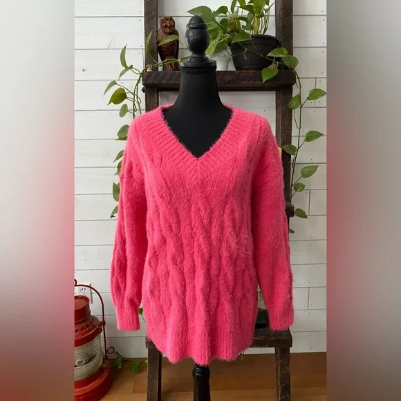 Lucky Brand: Pink Fuzzy Cable Knit V Necklace Sweater - Picture 4 of 17